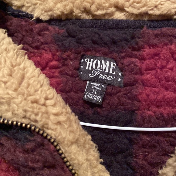 Like new very warm sweater/jacket pullover - Picture 2 of 2